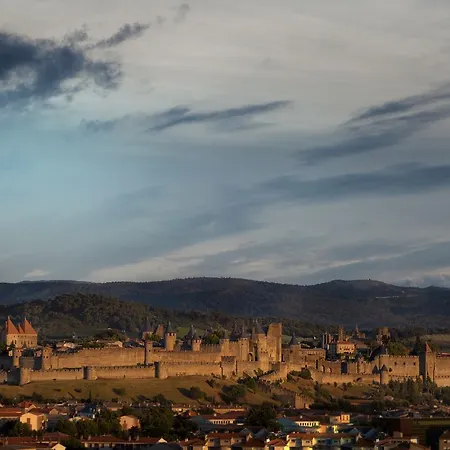 Semesterbostad L'atelier B&b, Amazing View & Carcassonne